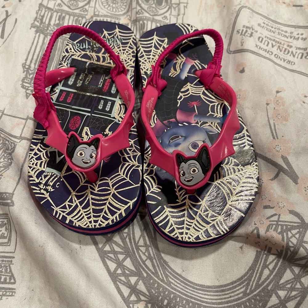 Disney Junior Vampirina Sandals size 9 see measurements